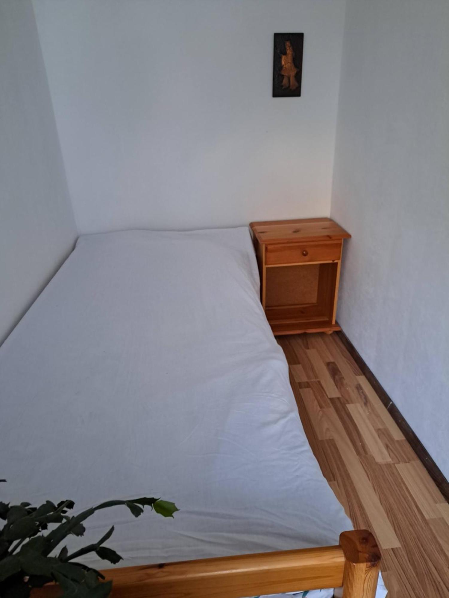 Hikers Hut Hisar Apartamento Podbrdo Exterior foto